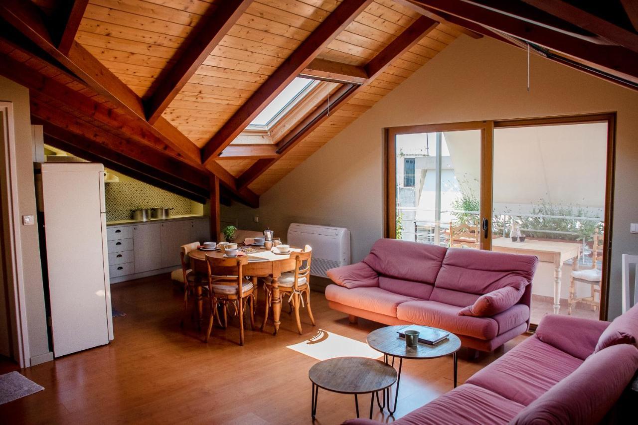 Country Style Attic In The Heart Of Preveza Exterior foto